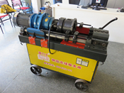 大型全自動(dòng)直螺紋滾絲機(jī) 大型全自動(dòng)直螺紋滾絲機(jī)